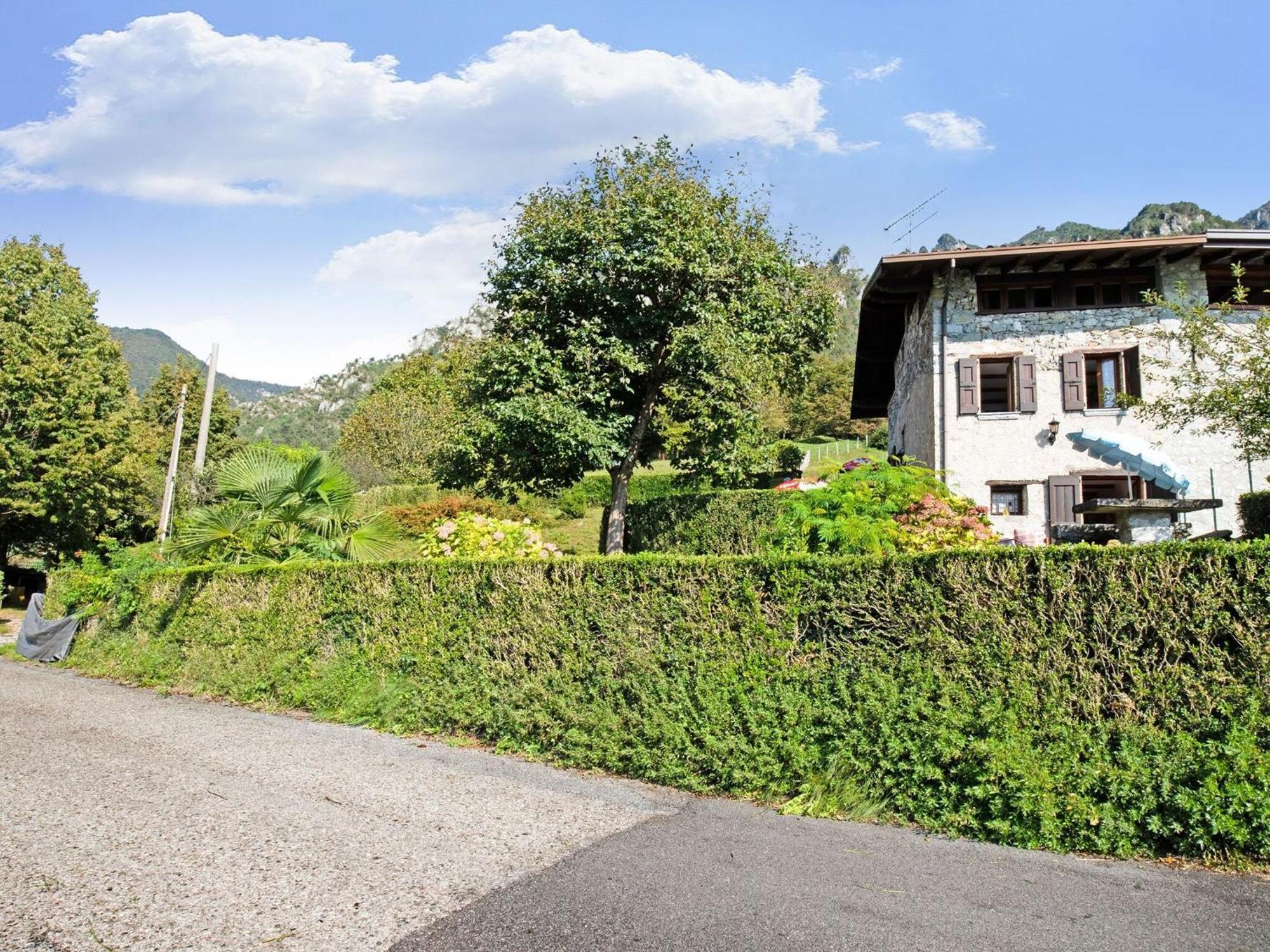 Belvilla By Oyo Fienile Regoli Quattro Crone Exterior photo